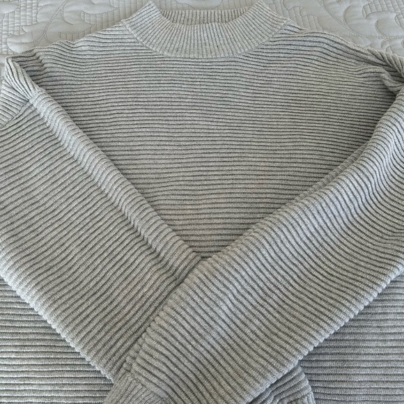H&M Silver Ribbed Knit Sweater - Picture 5 of 5
